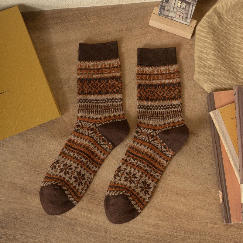 Autumn and winter retro cotton men's geometric jacquard socks - Image 10