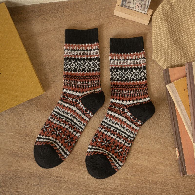 Autumn and winter retro cotton men's geometric jacquard socks - Image 6