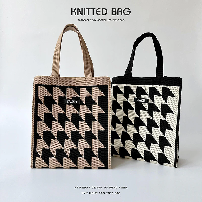 Black and white houndstooth knit tote - Image 3