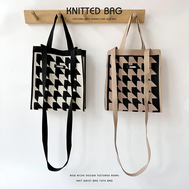 Black and white houndstooth knit tote - Image 4