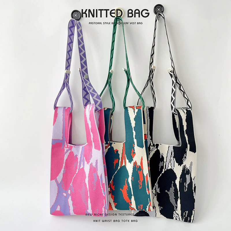 Contrast stone pattern knitted handbag - Image 3