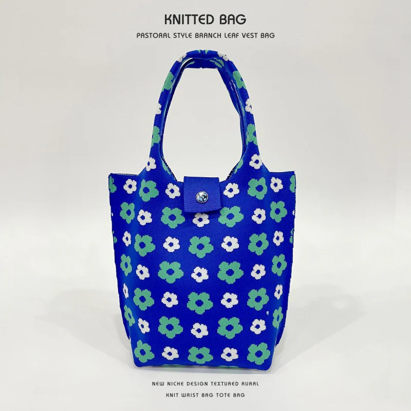 Flower knitted shoulder bag - Image 7