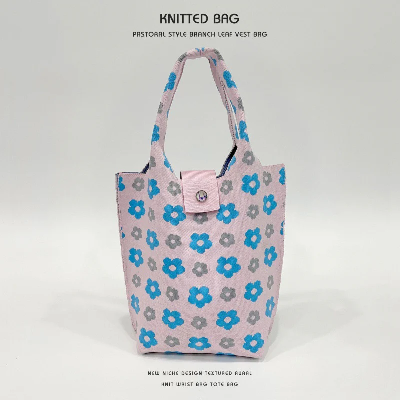 Flower knitted shoulder bag - Image 8