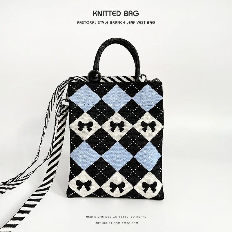 Luxurious patterned shoulder and crossbody knitted bag - Image 5