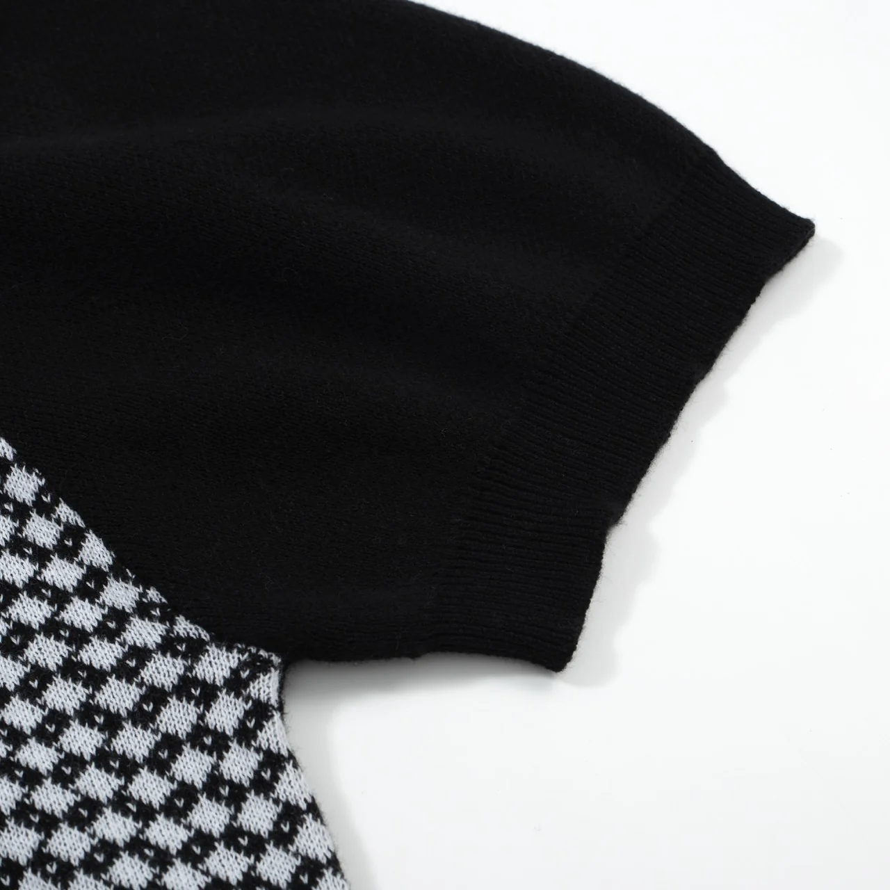 Men's 60s Mod Jacquard Zip Knit Polo – Black & White Diamond Pattern - Image 4