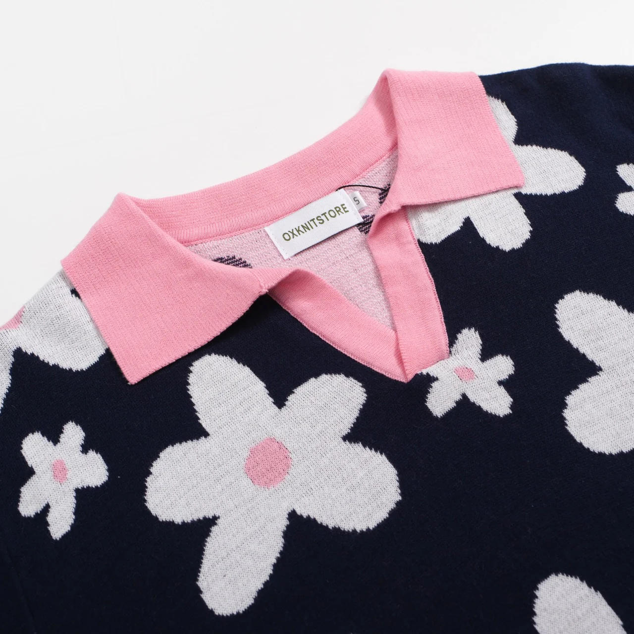 Men's 70s Navy Daisy Knit Polo – Retro Pink Collar - Image 3