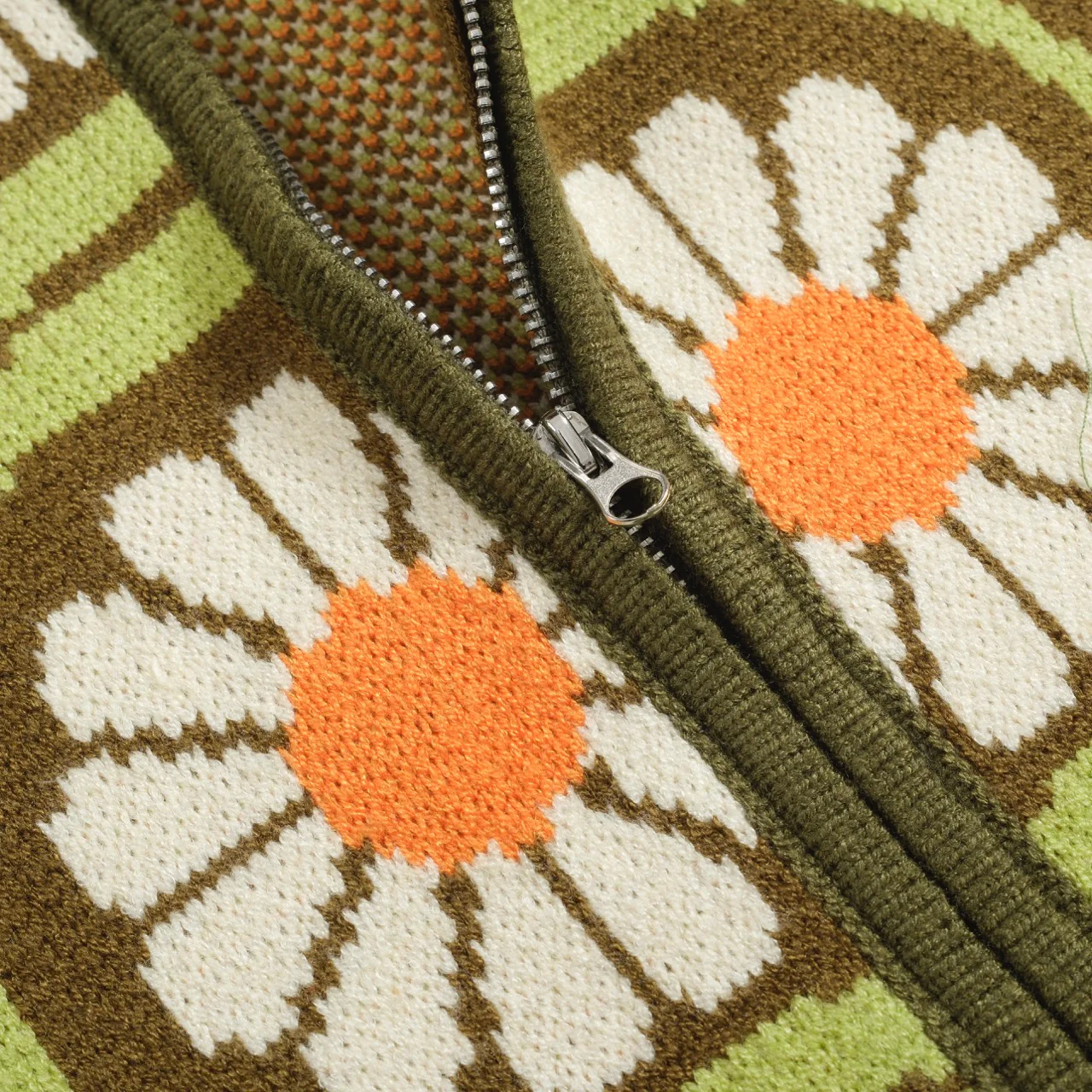 Men's Olive Green Daisy Zip-Up Knit Cardigan - Image 2