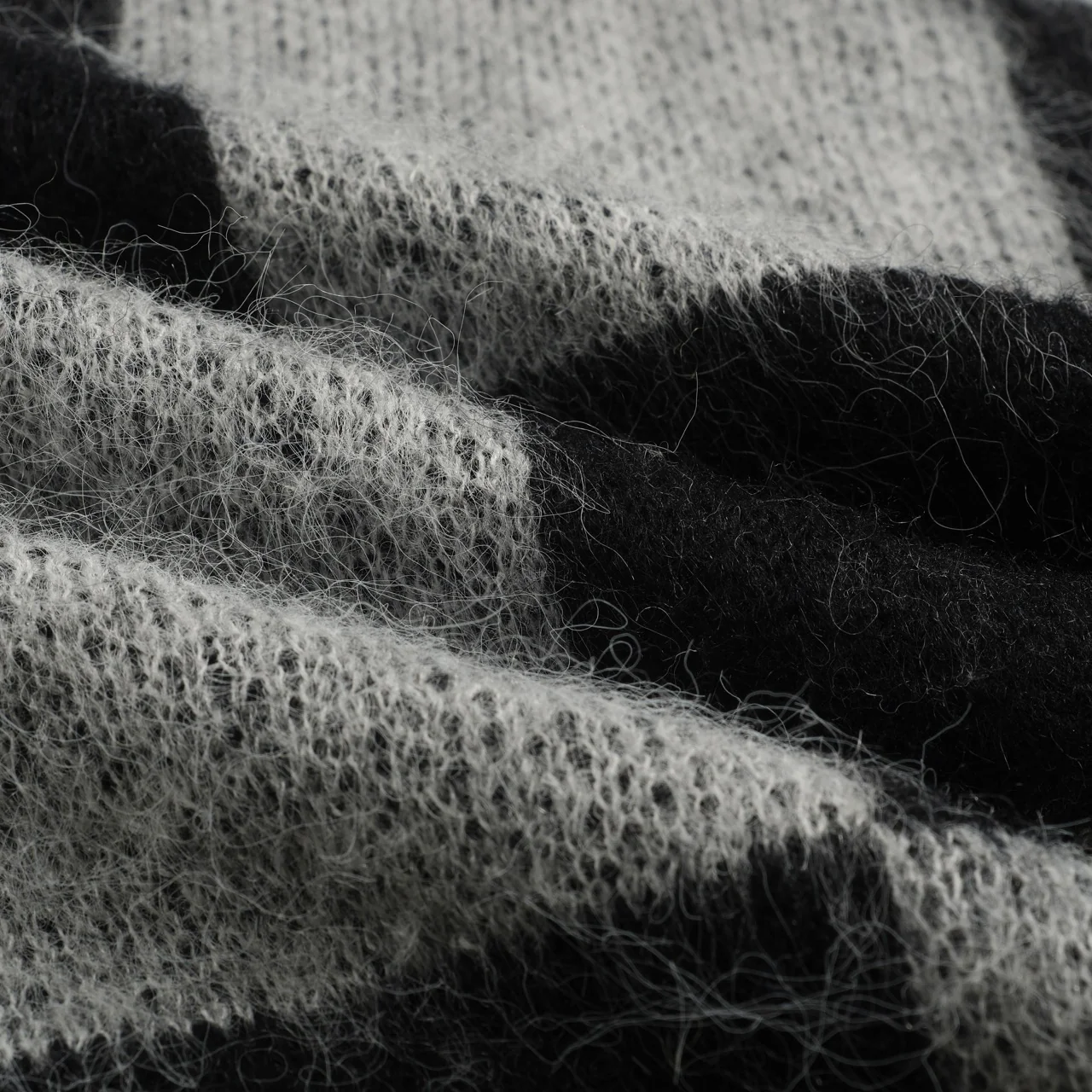 Men's black checkered plush knitted sweater - Image 7