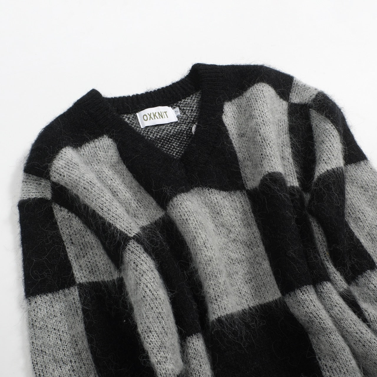 Men's black checkered plush knitted sweater - Image 9
