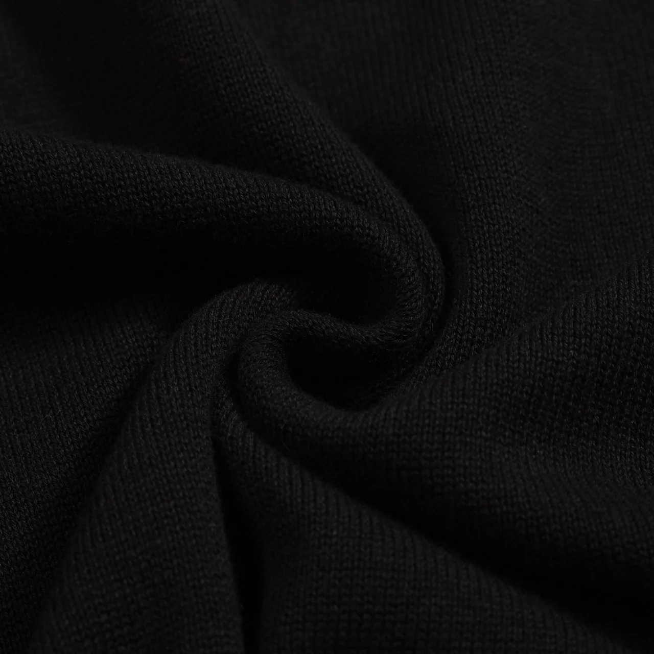 Men's black vintage 1974 jacquard V-neck polo shirt - Image 10