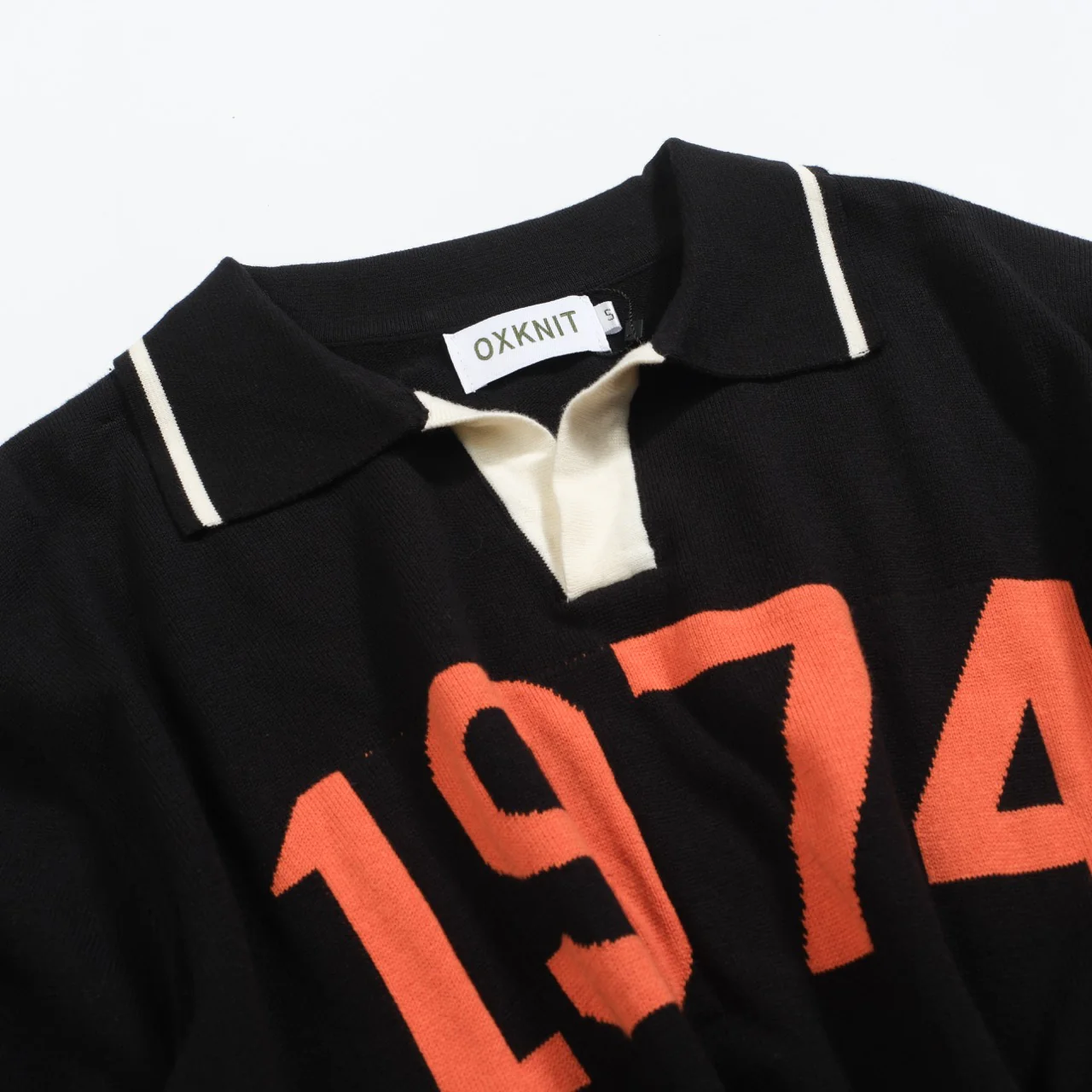Men's black vintage 1974 jacquard V-neck polo shirt - Image 2