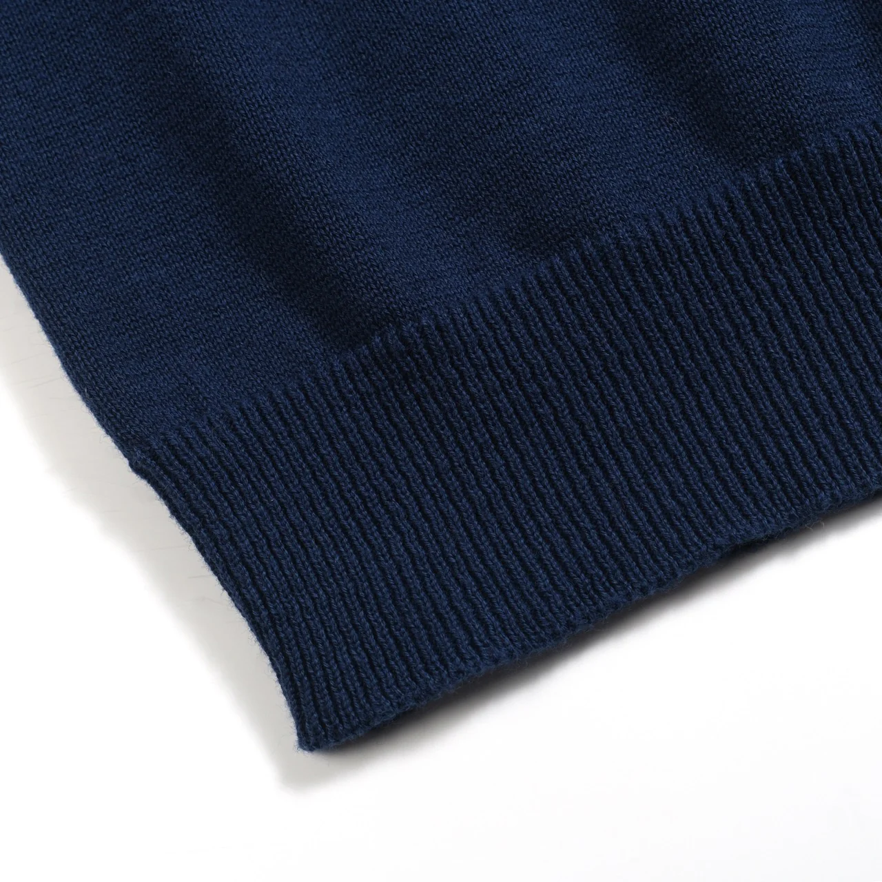 Men's blue pit stripe texture retro knitted cardigan - Image 8