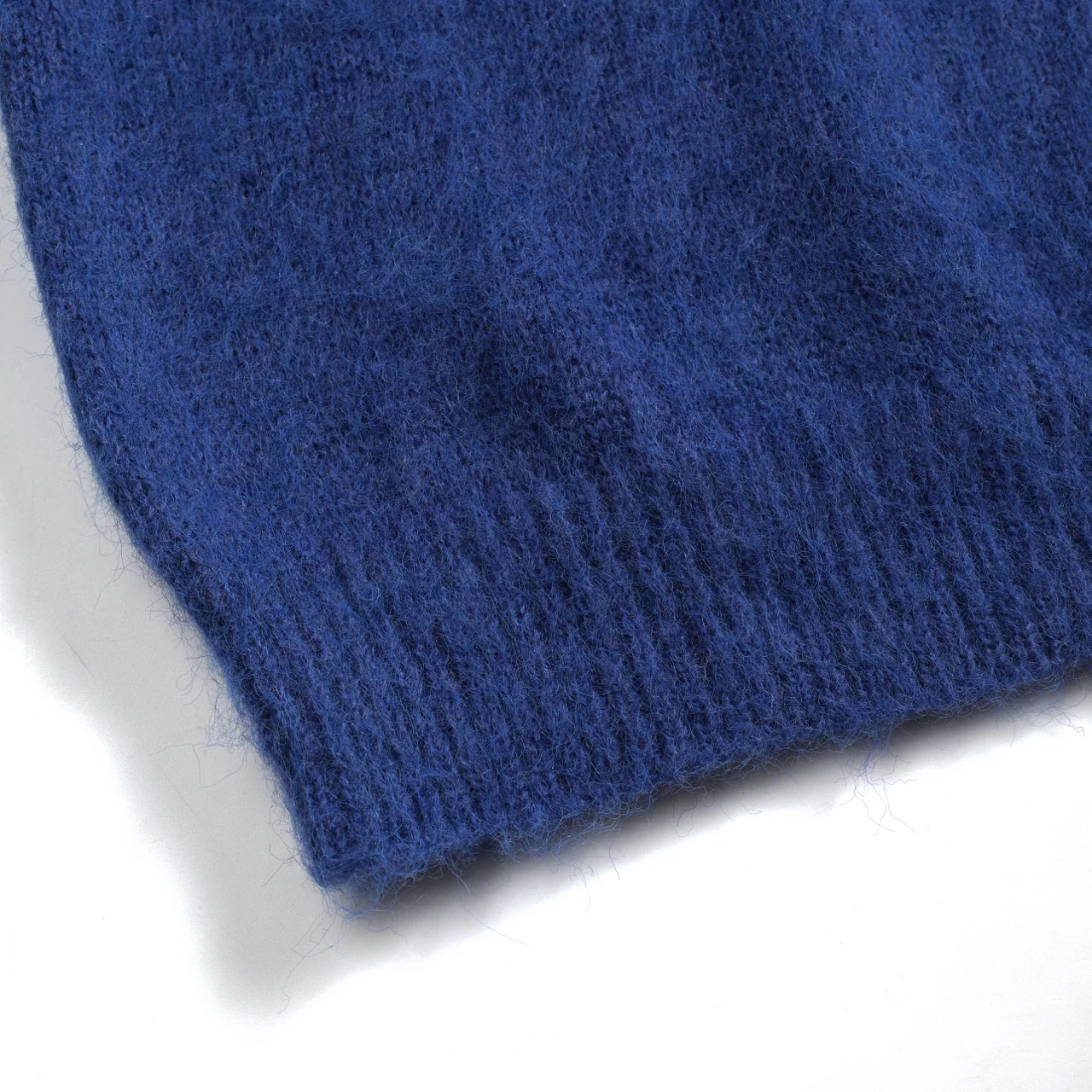 Men's blue vintage plush knit sweater - Image 6