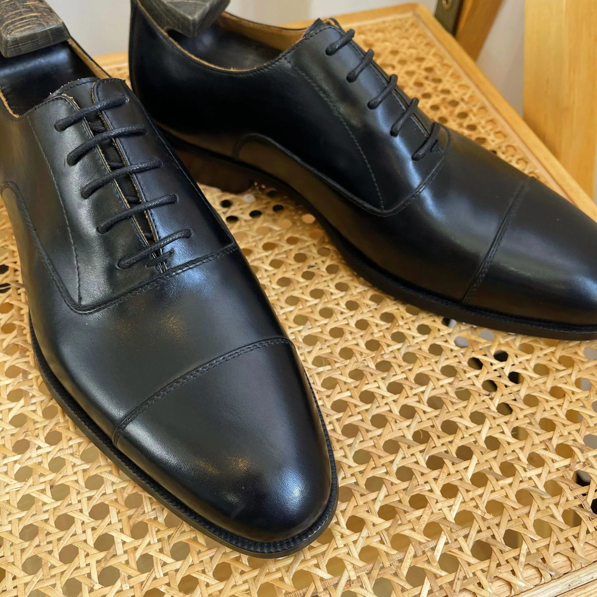 Men's business leather shoes leather shoes coffee brown pointed oxfords - Image 3