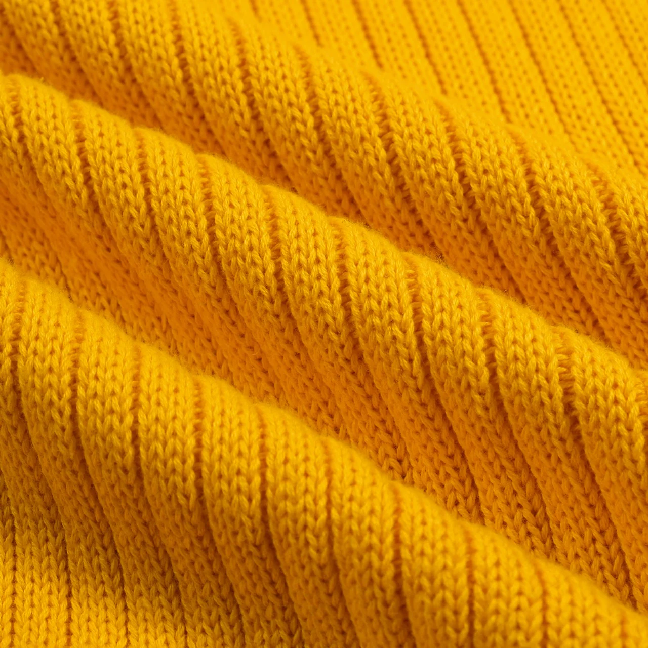 Men's Colour-matched vintage knit pocket V-neck polo - Image 2