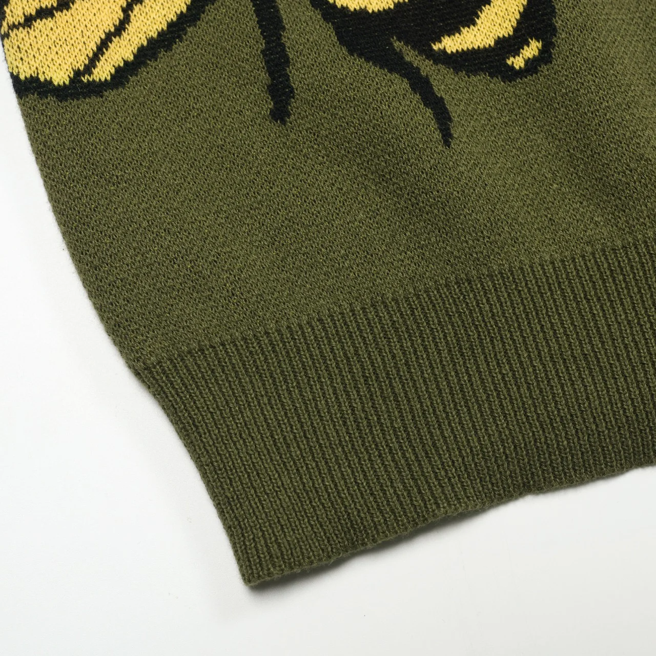 Men's Green Bee vintage V-neck knit polo - Image 5