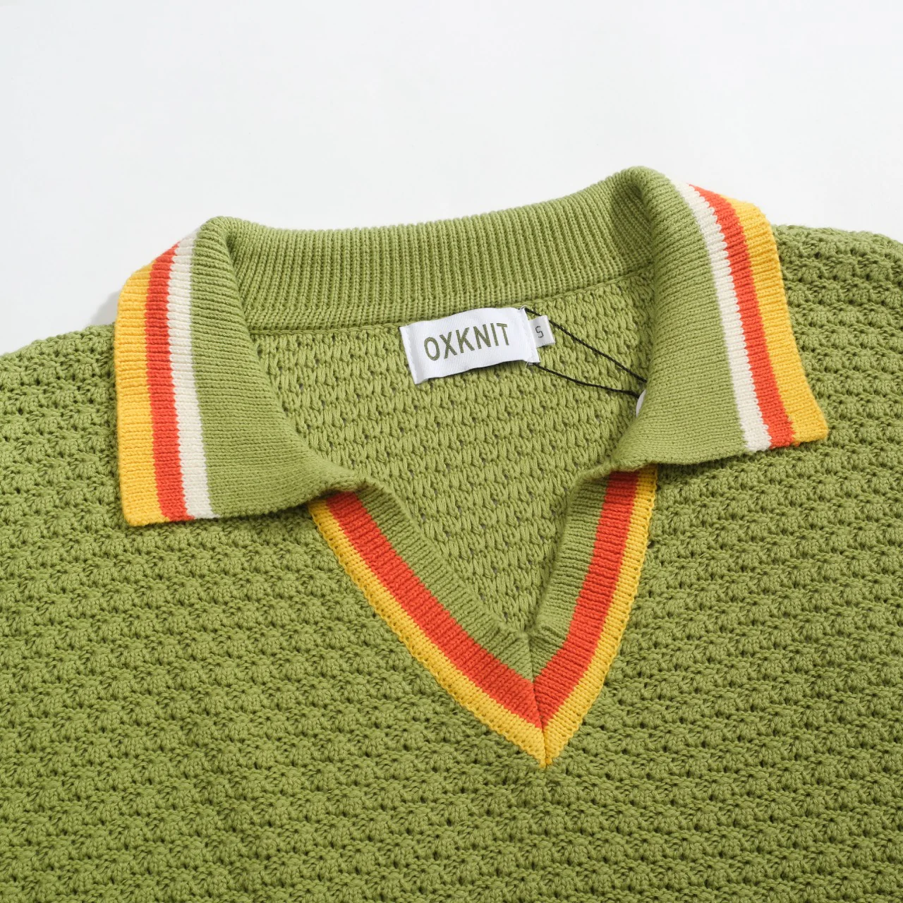 Men's green knitted texture striped V-neck polo shirt - Image 4