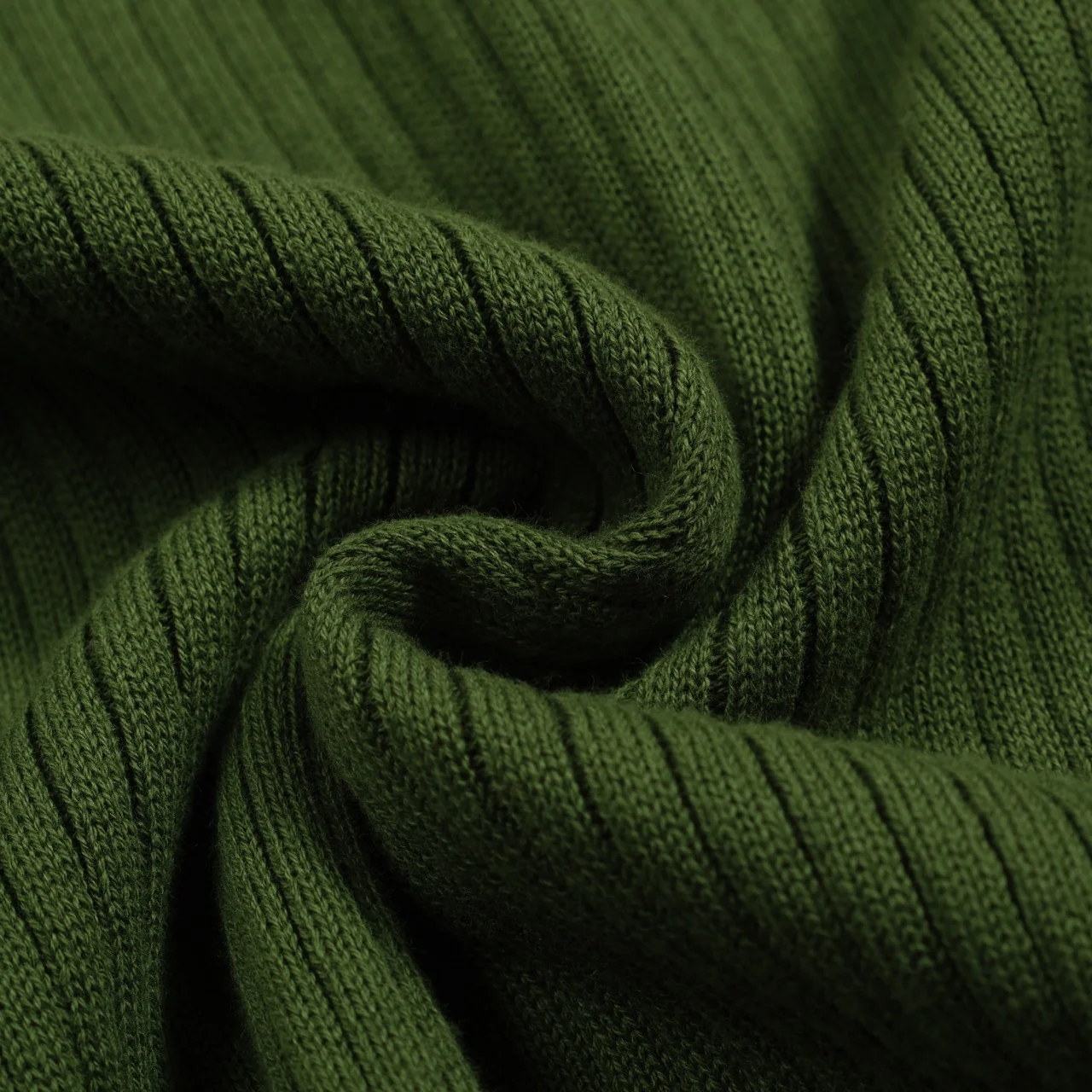 Men's green vertical pit bar vintage knitted polo shirt - Image 9