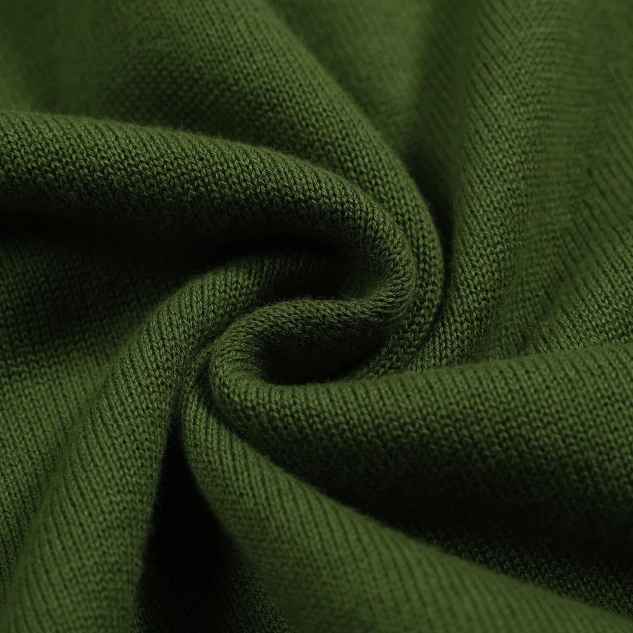 Men's green vintage pocket embroidered rose polo - Image 10
