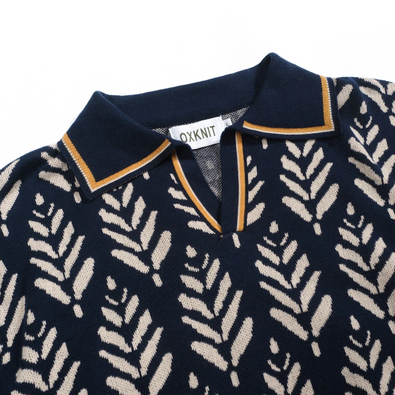 Men's navy 70's jacquard V-neck polo shirt - Image 4