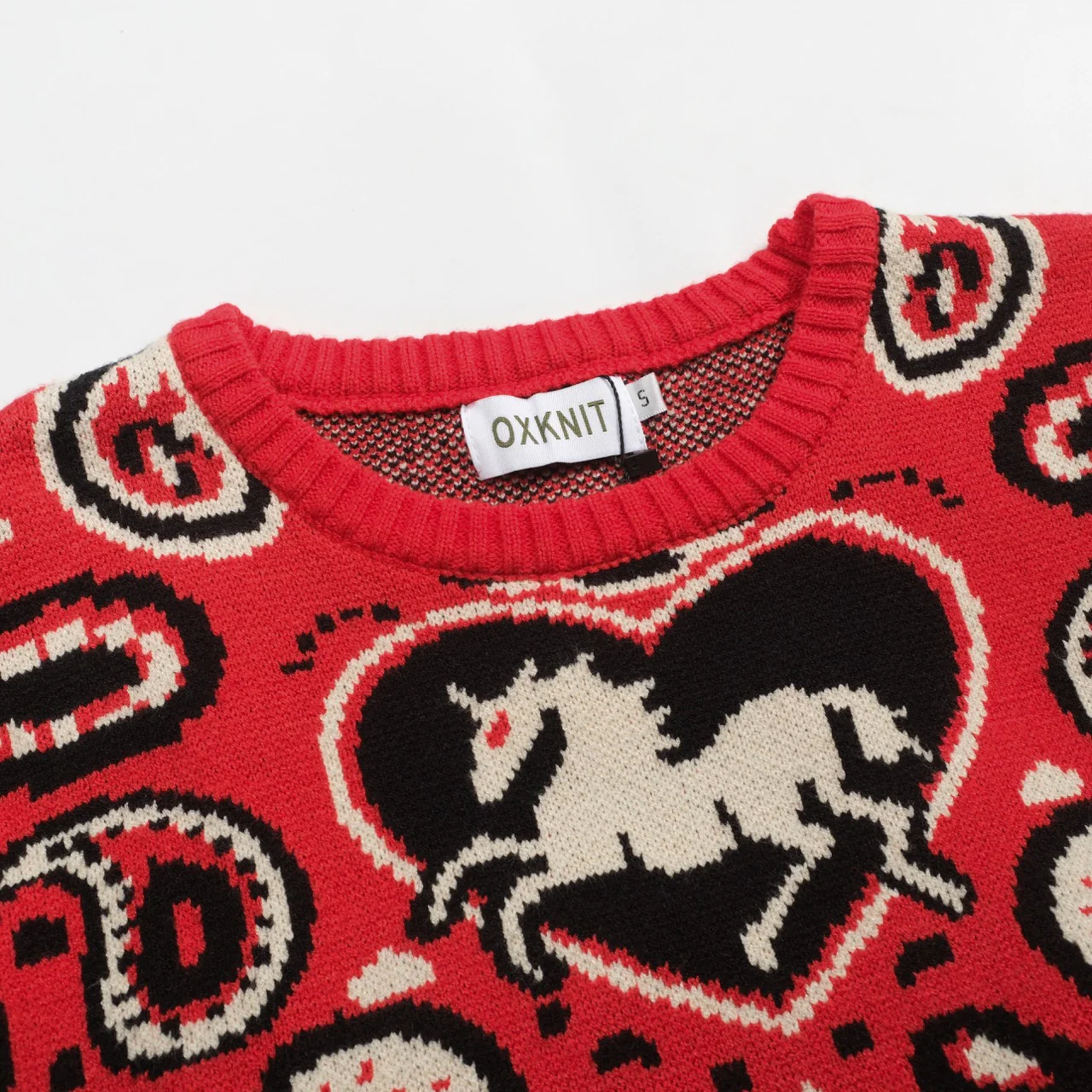 Men's red vintage animal Paisley sweater - Image 4
