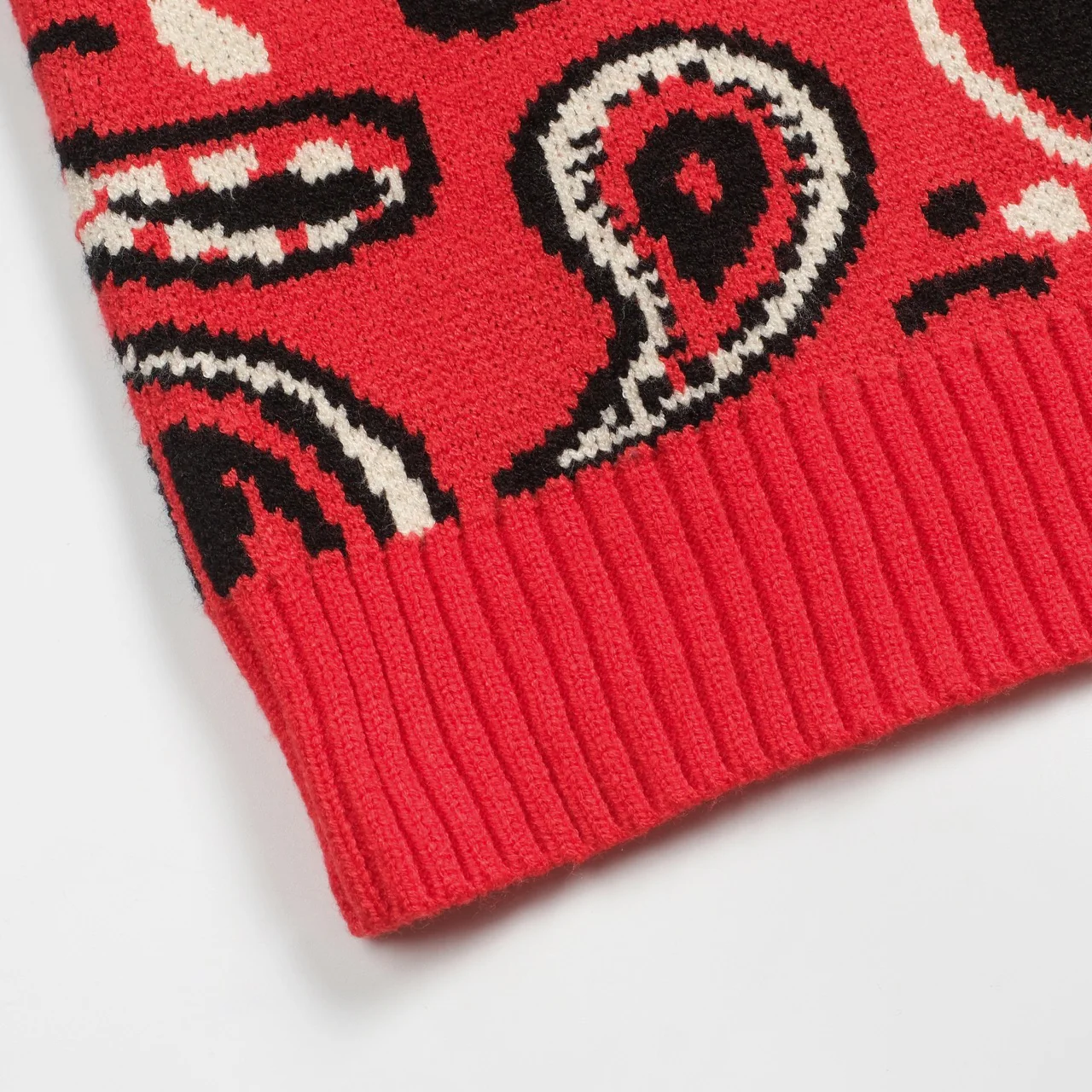 Men's red vintage animal Paisley sweater - Image 6