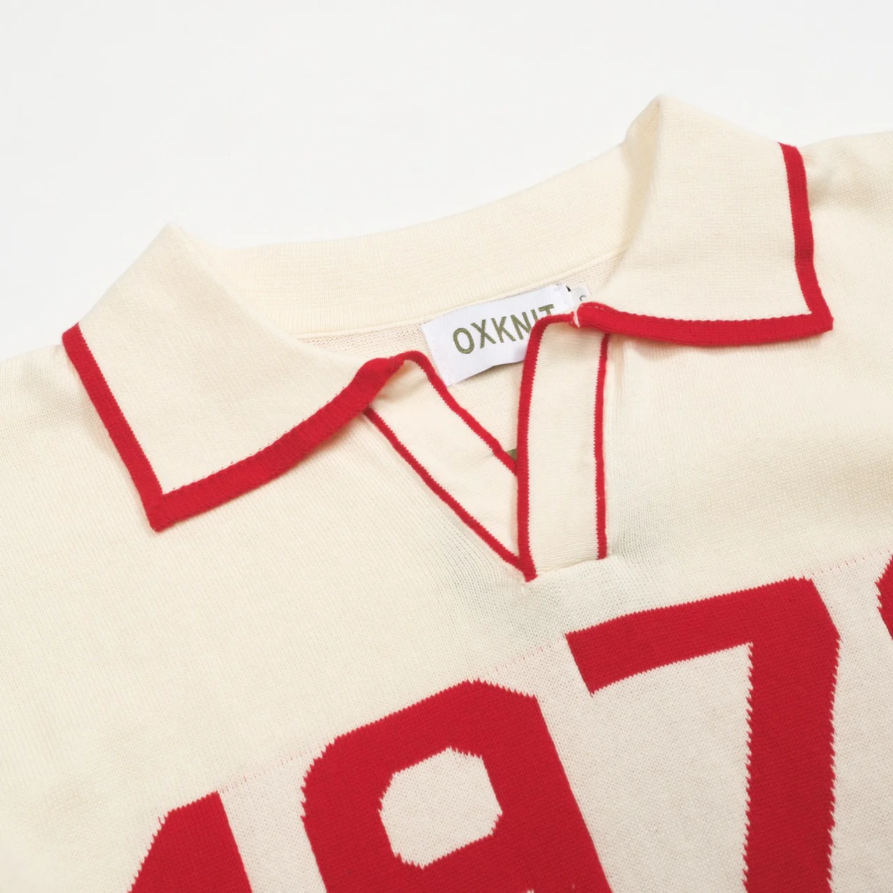 Men's white apricot 1976 V-neck knitted polo shirt - Image 4