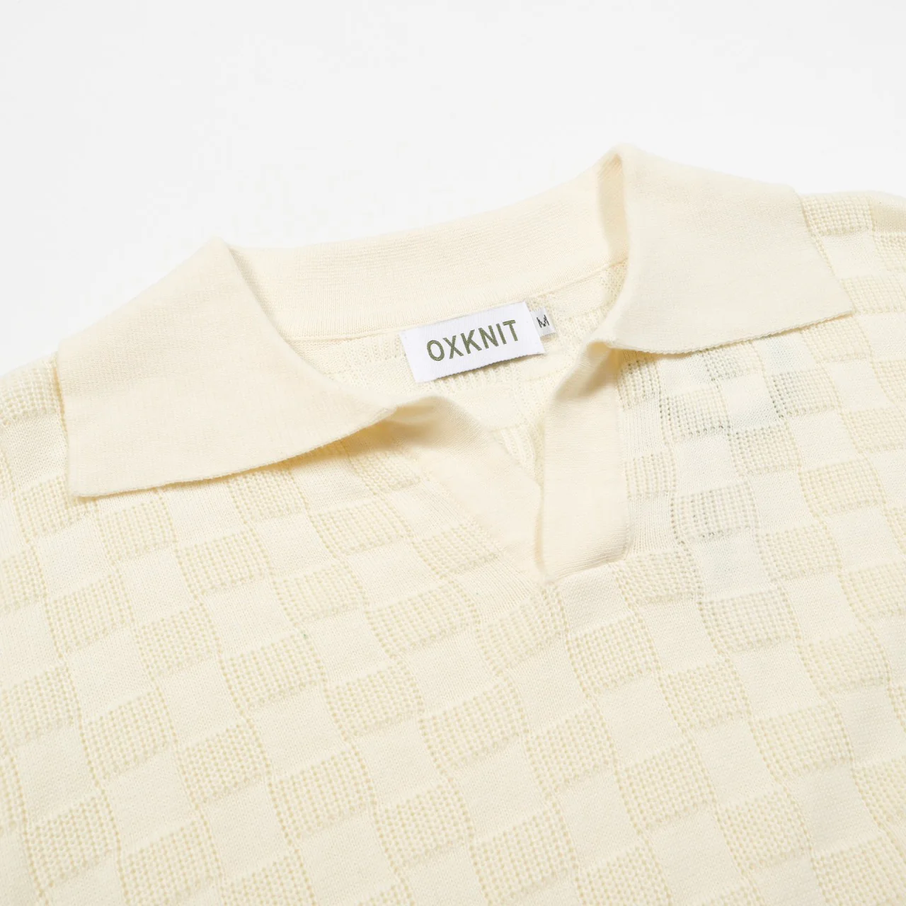 Men's white apricot retro texture V-neck polo shirt - Image 4