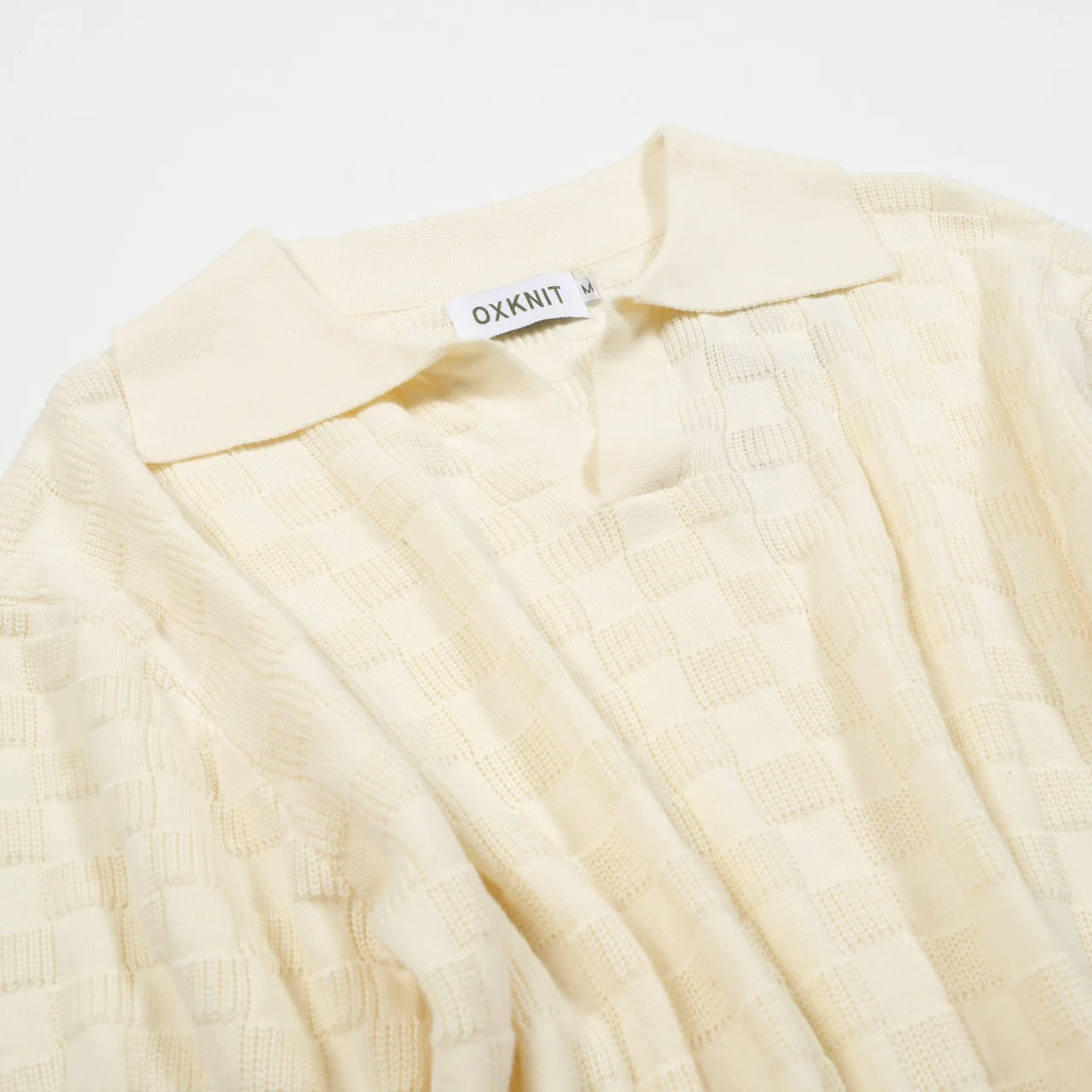 Men's white apricot retro texture V-neck polo shirt - Image 6
