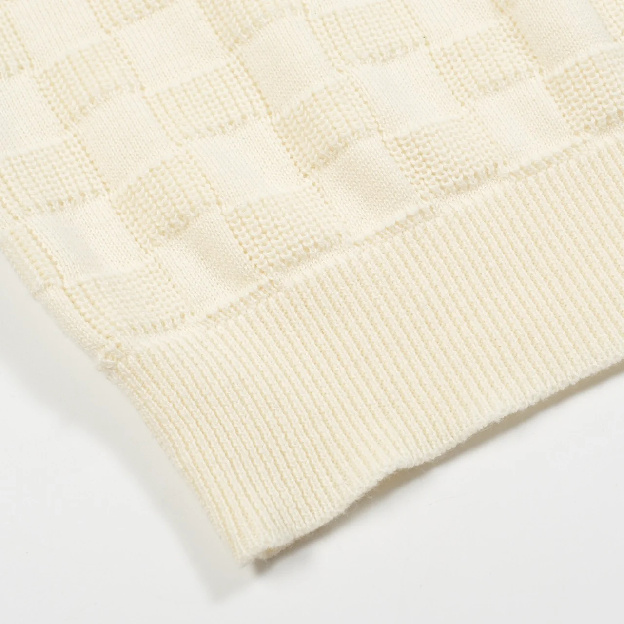 Men's white apricot retro texture V-neck polo shirt - Image 7