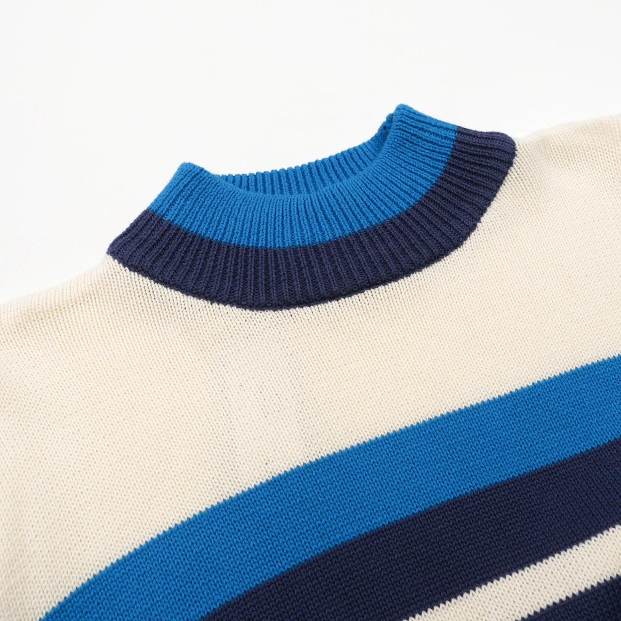 Men's white fashionable artistic striped knitwear - Image 4