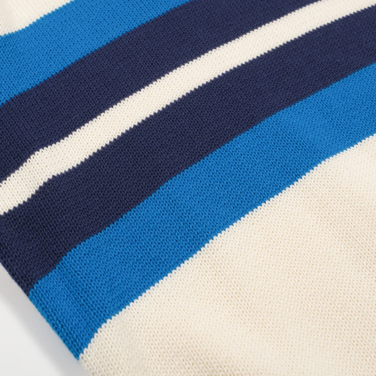 Men's white fashionable artistic striped knitwear - Image 5