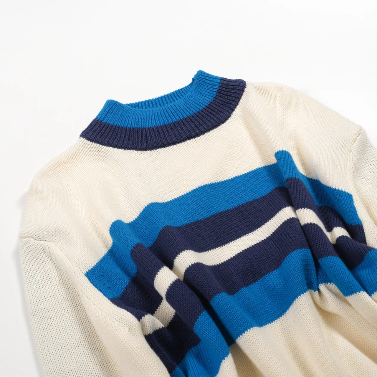 Men's white fashionable artistic striped knitwear - Image 9