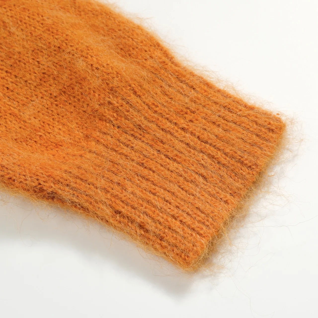 Men's yellow dog jacquard plush knit sweater - Image 7