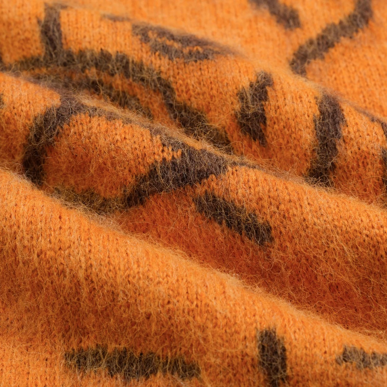 Men's yellow dog jacquard plush knit sweater - Image 9