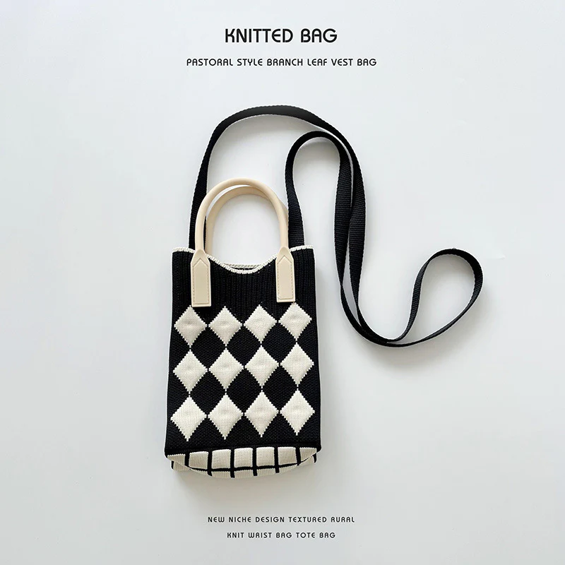 Pink Heart Shape Mini Phone Bag Knit Tote - Image 19