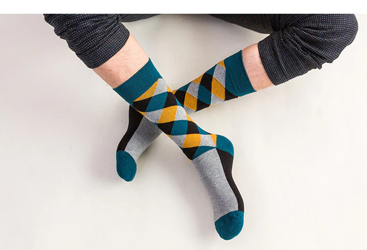 Rhombus Plaid Retro Contrast Color Tube Socks - Image 13