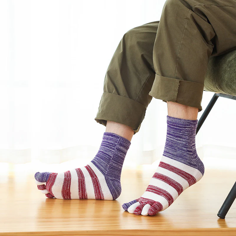 Thickened men's autumn and winter cotton sweat-absorbing five-finger socks - Image 4
