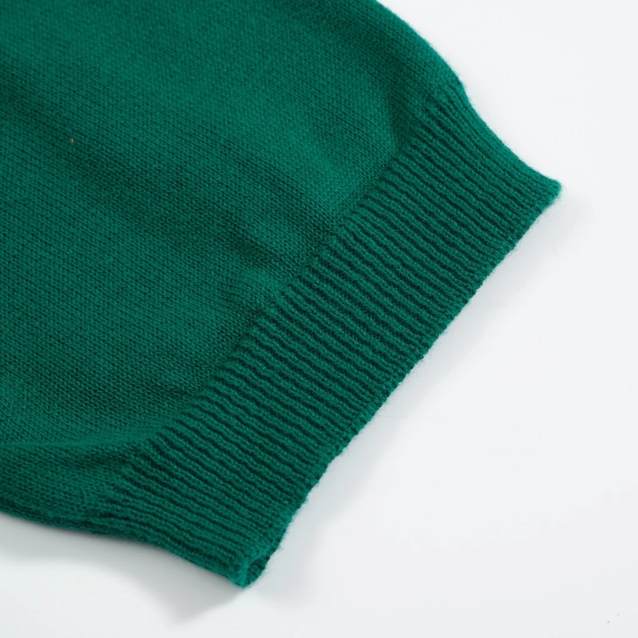 Women’s Vintage animal Knit Tee – Green V-Neck Top with Embroidered Detail - Image 5