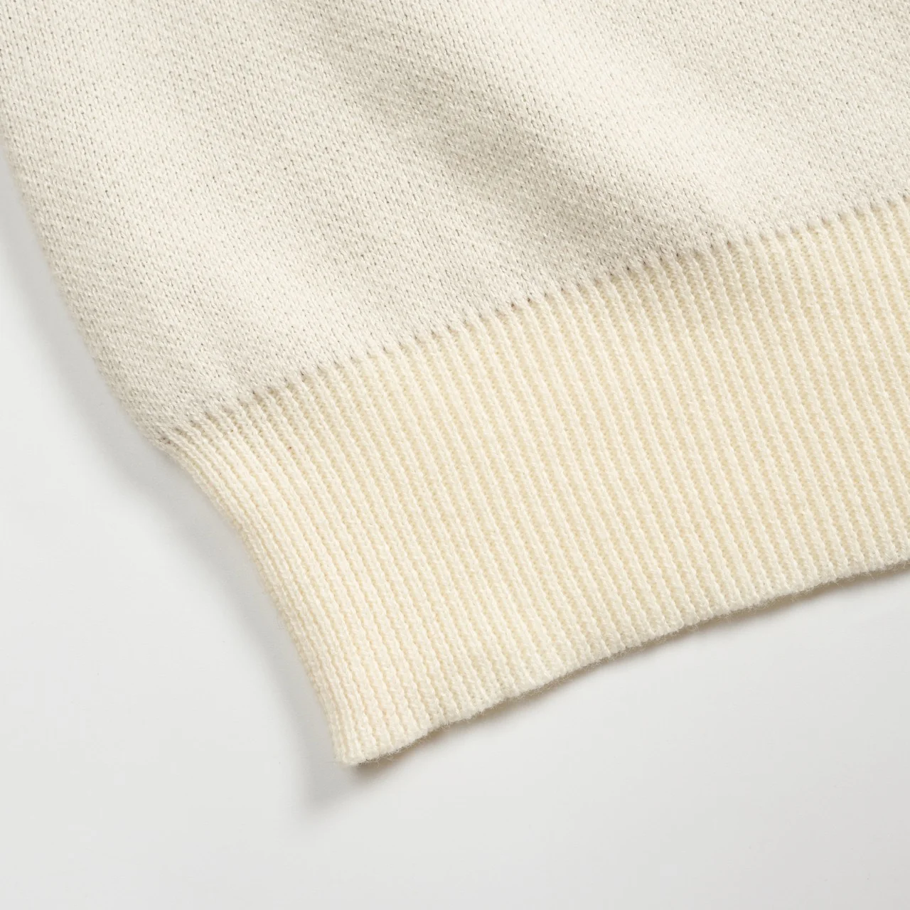 Women's Apricot Retro Bird Round-neck Plaid Knitwear - Image 5