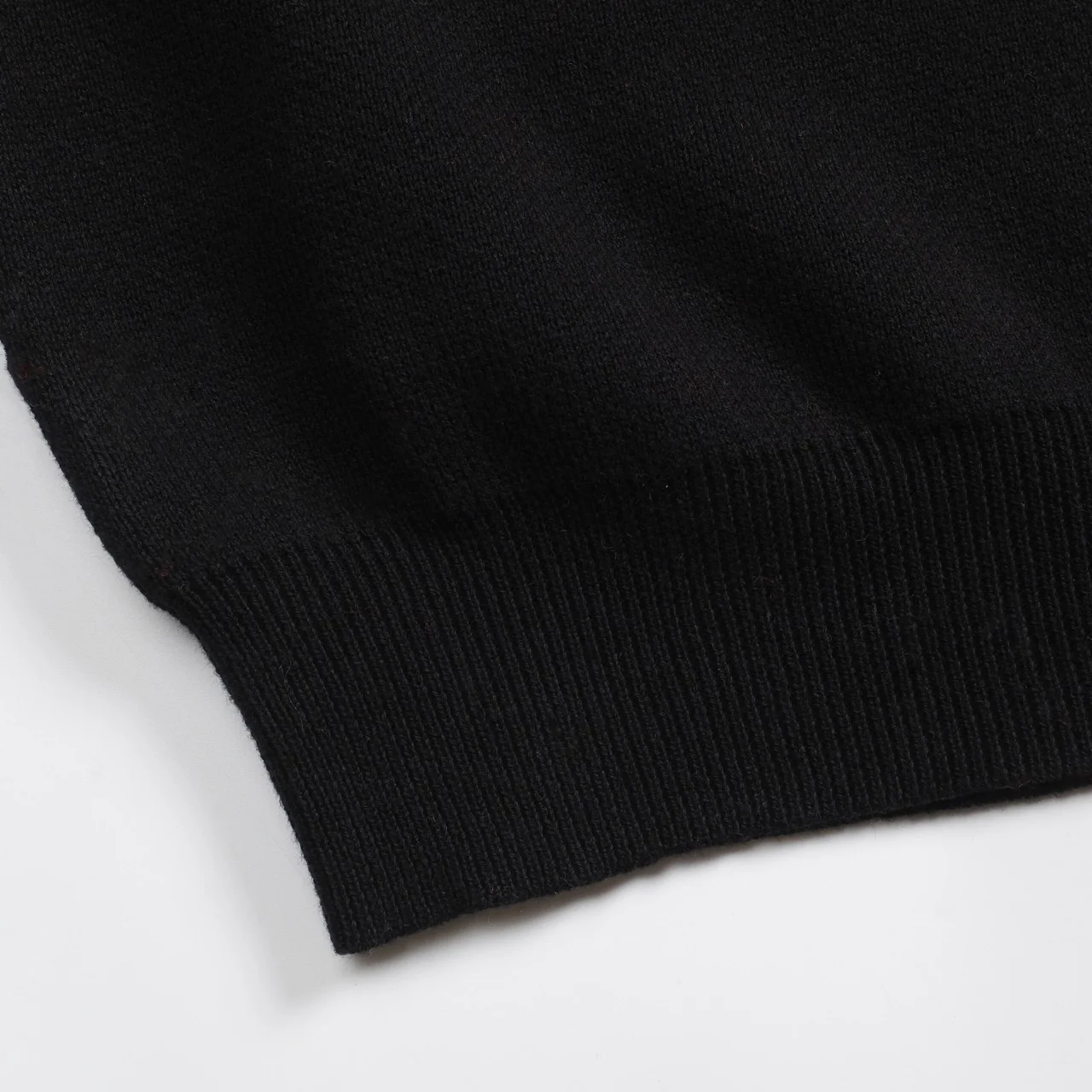 Women's black and white collage cat jacquard vintage knitwear - Image 5