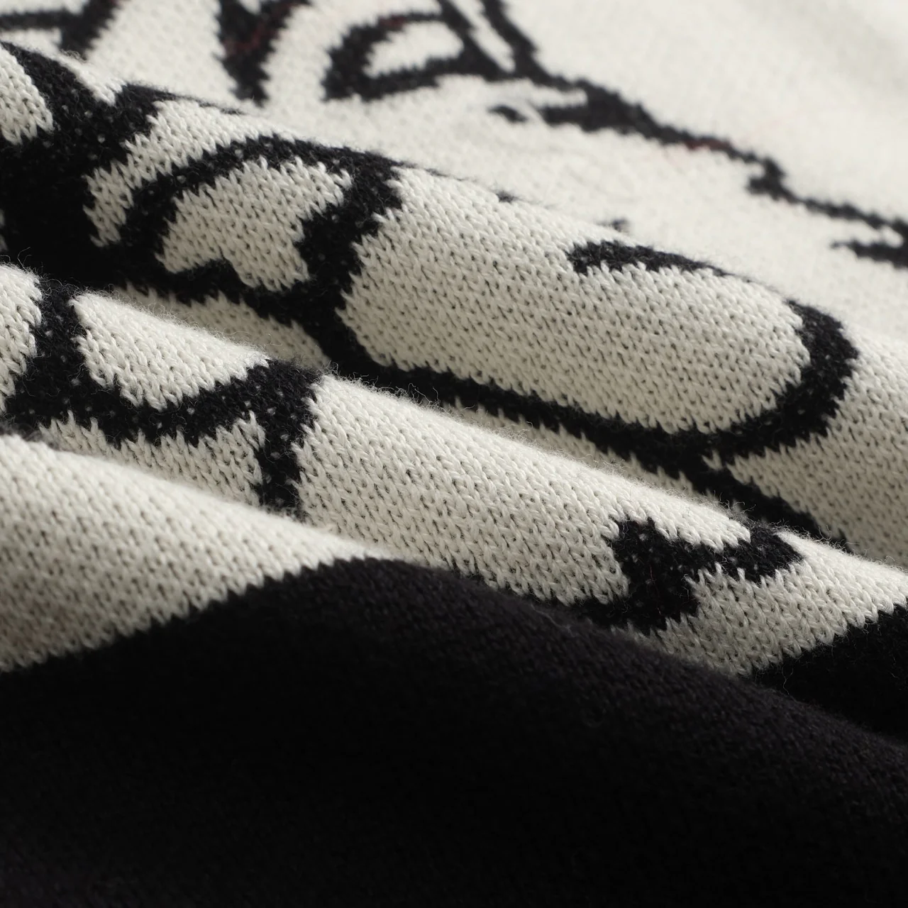 Women's black and white collage cat jacquard vintage knitwear - Image 7