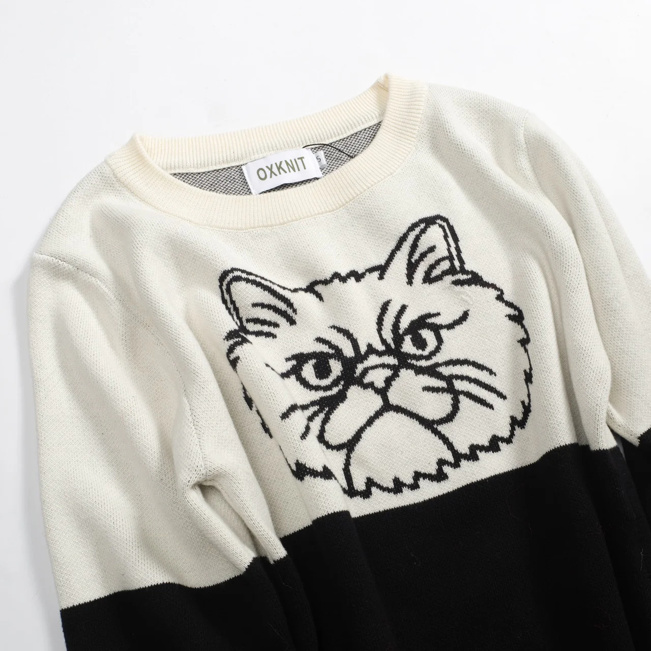 Women's black and white collage cat jacquard vintage knitwear - Image 9