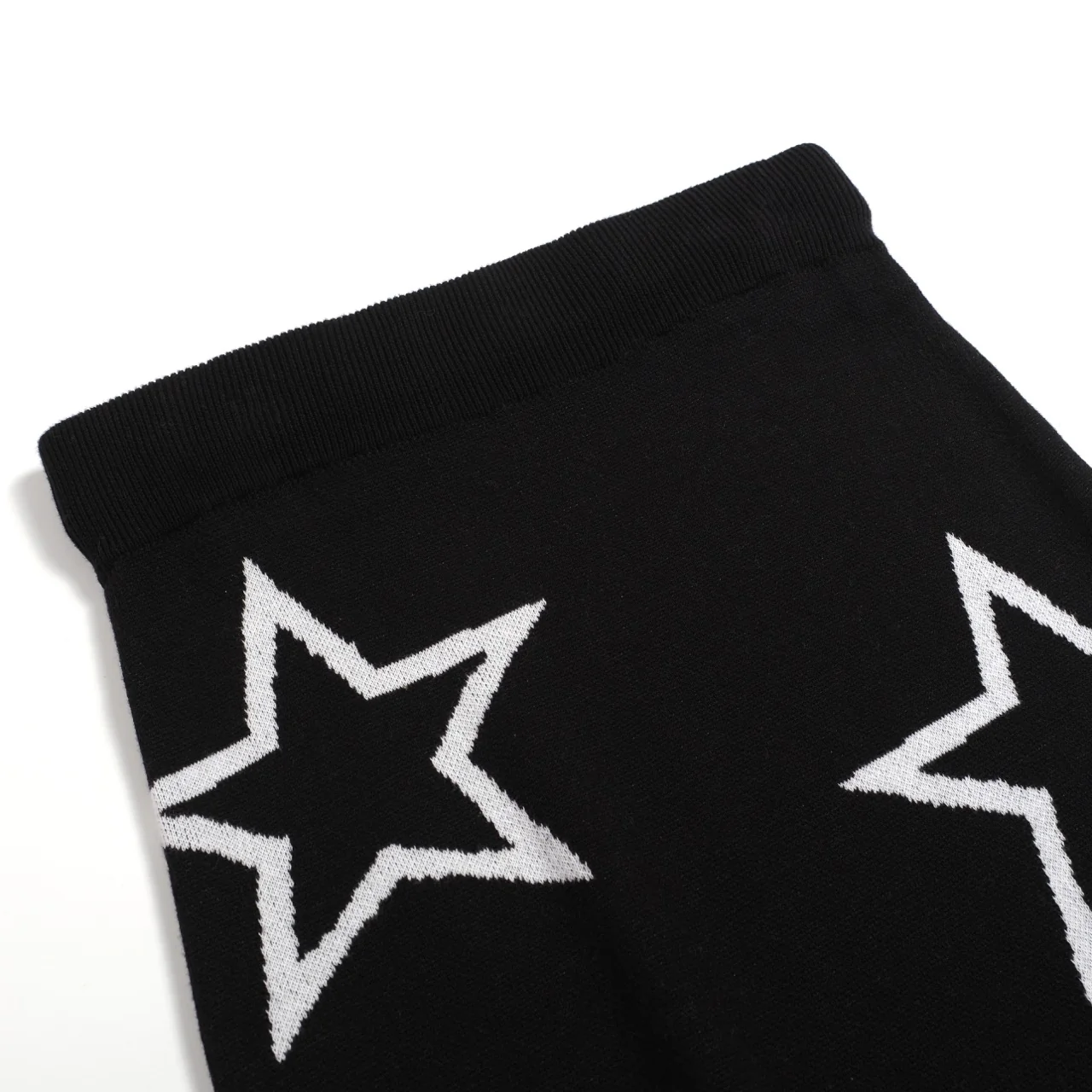Women's black heart star vintage knit skirt - Image 4