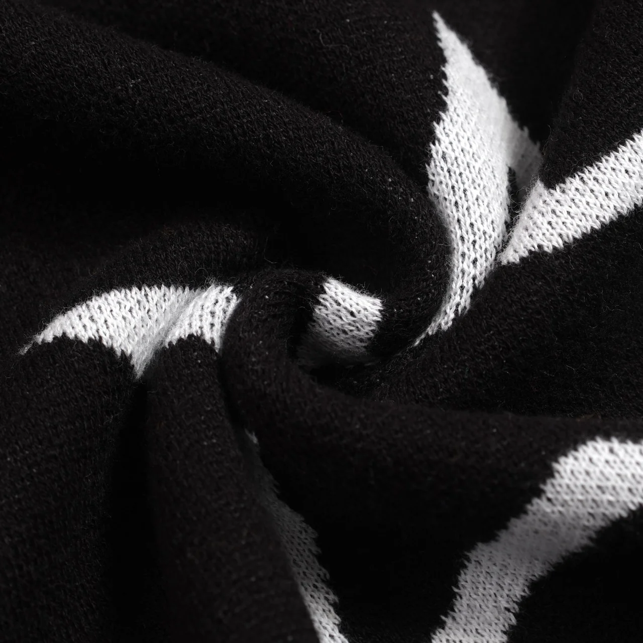 Women's black heart star vintage knit skirt - Image 8