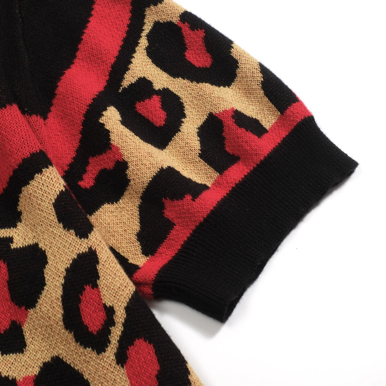 Women's black leopard print vintage V-neck knit T-shirt - Image 5