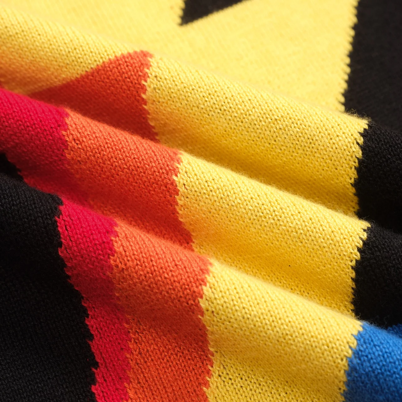 Women's Black Lightning 1970s jacquard knitwear - Image 8