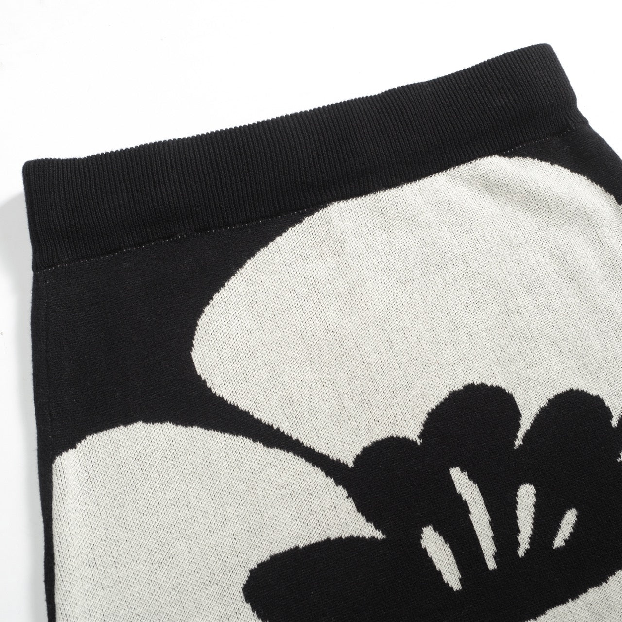 Women's black retro floral printed skirt - Image 4