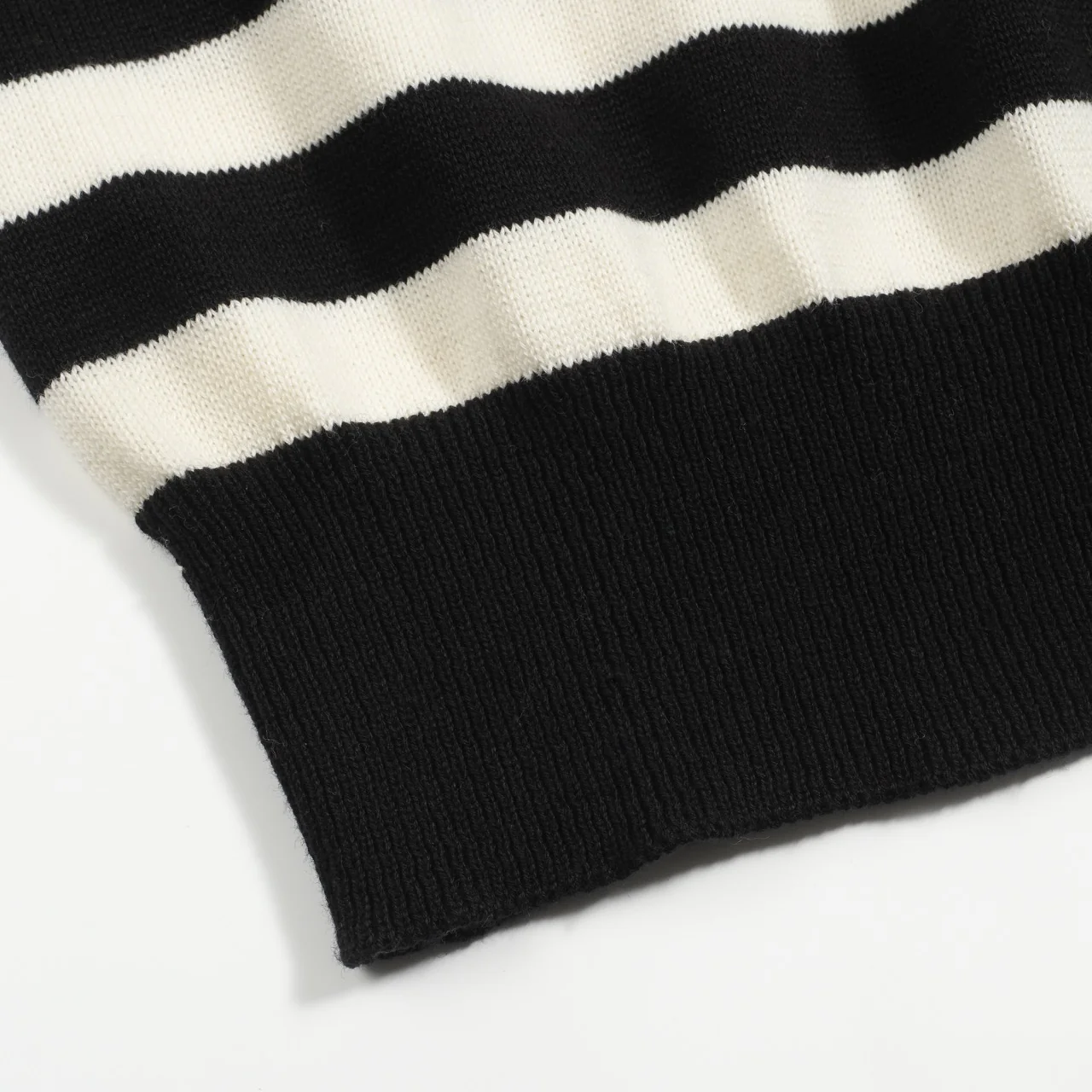 Women's black striped cat embroidered knitwear - Image 6