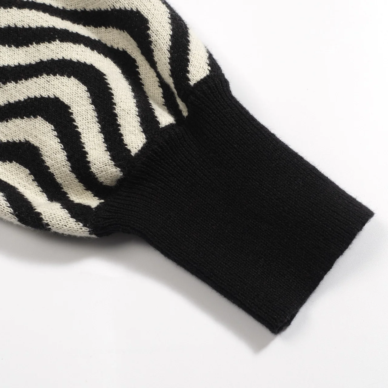 Women's black sunflower jacquard puffed sleeve knitwear - Image 5